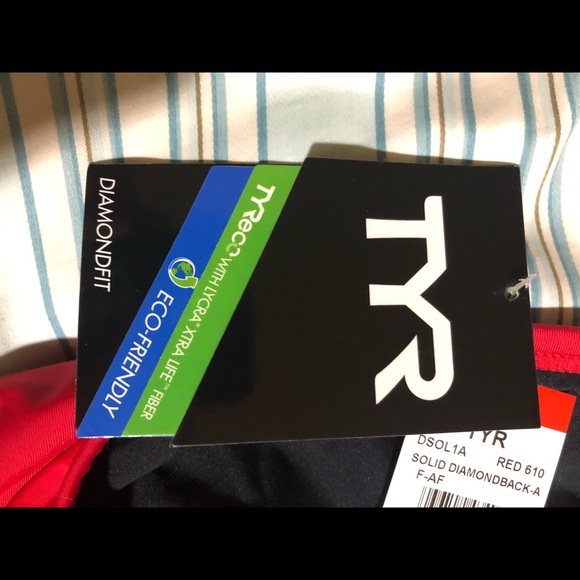 TYR lifeguard swim suit. Brand new never used - Picture 3 of 5